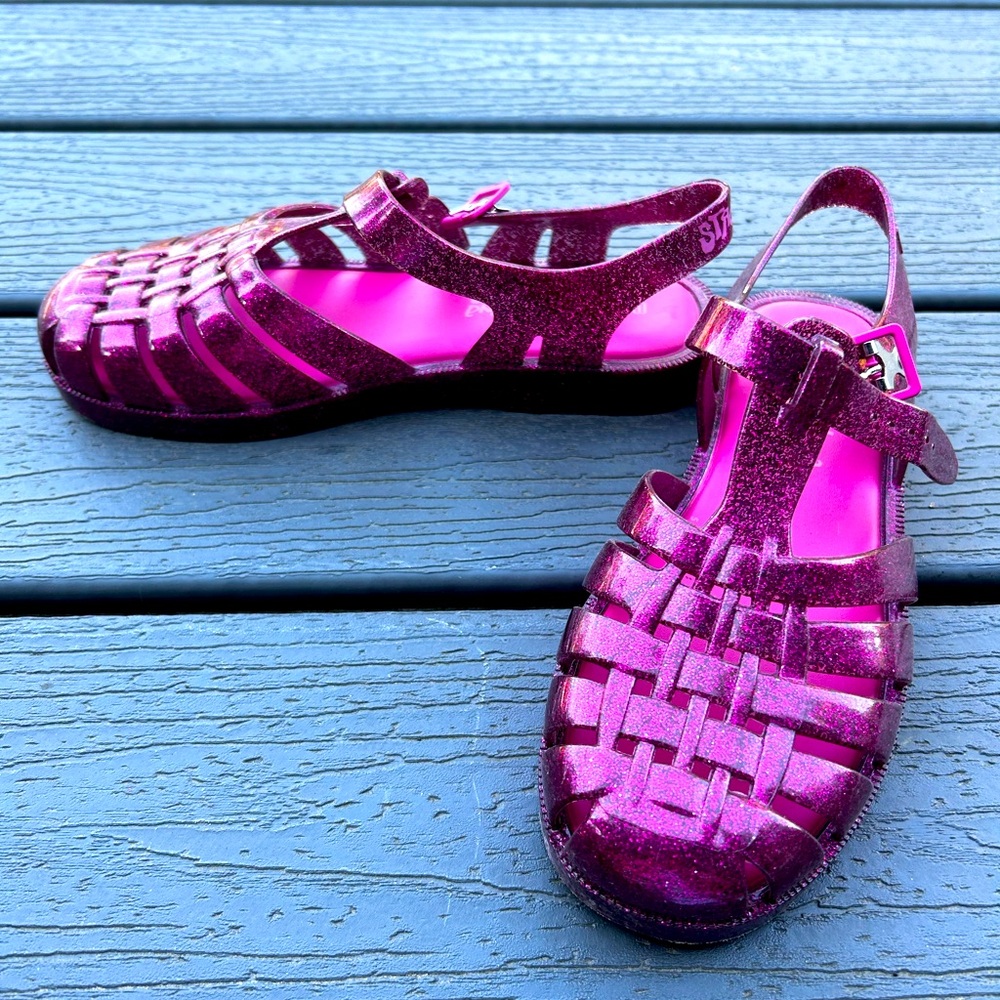 Melissa Possession + Collina Strada OG Jelly Sandals in magenta / Barbie Pink